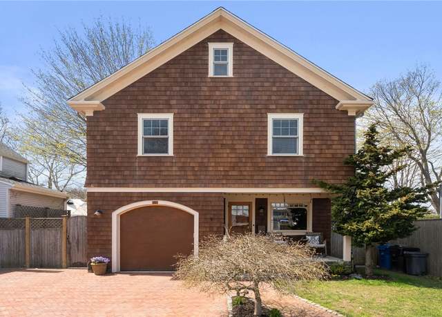 Property at 30 1/2 Prescott Hall Rd, Newport, RI 02842, 3 beds, 2.5 baths