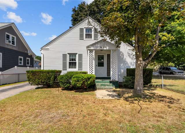 Property at 112 Oakton St, Woonsocket, RI 02895, 3 beds, 1 bath