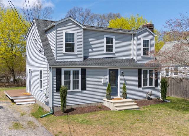 Property at 47 Fairway Dr, Cranston, RI 02920, 3 beds, 1.5 baths