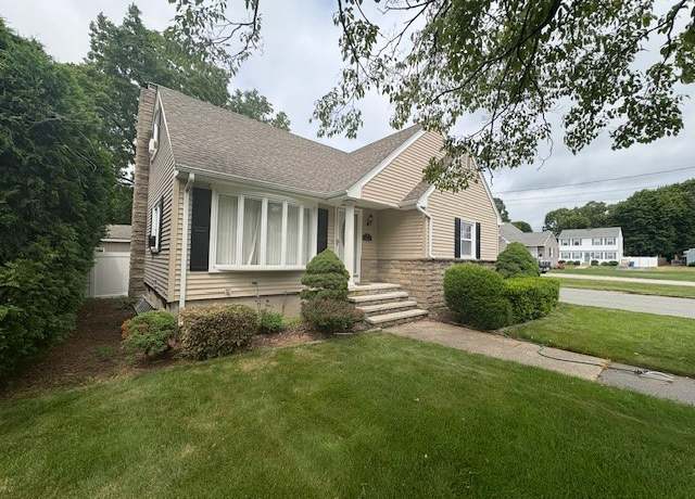 Property at 5 High St, Warwick, RI 02886, 4 beds, 2 baths