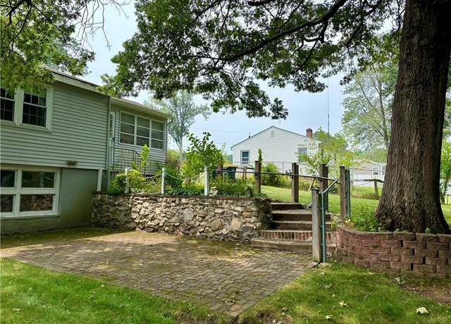 Property at 323 Old County Rd, Smithfield, RI 02917, 3 beds, 1 bath