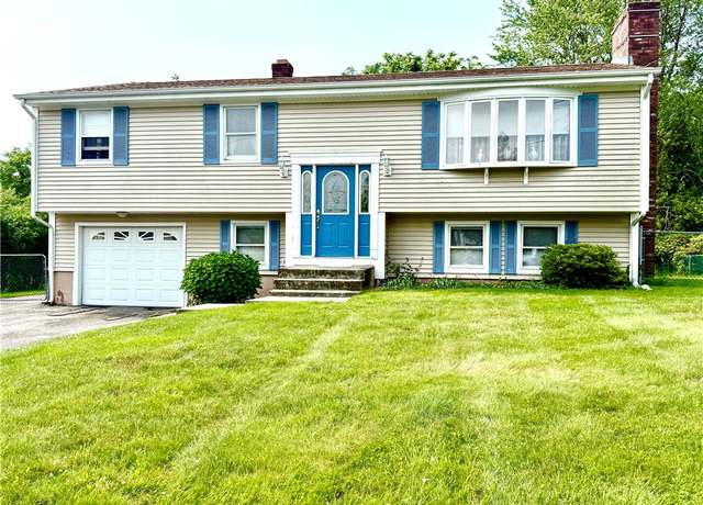 Property at 9 Jenny Ln, Bristol, RI 02809, 3 beds, 1 bath
