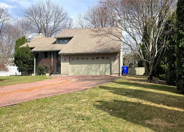 Property at 7 Kristen Dr, North Providence, RI 02911, 4 beds, 2.5 baths