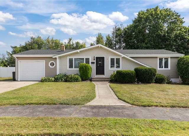 Property at 1 Sunrise Rd, Cranston, RI 02920, 3 beds, 1 bath