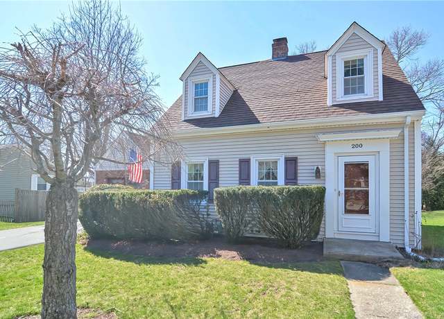 Property at 200 Old Mendon Rd, Cumberland, RI 02864, 3 beds, 1.5 baths