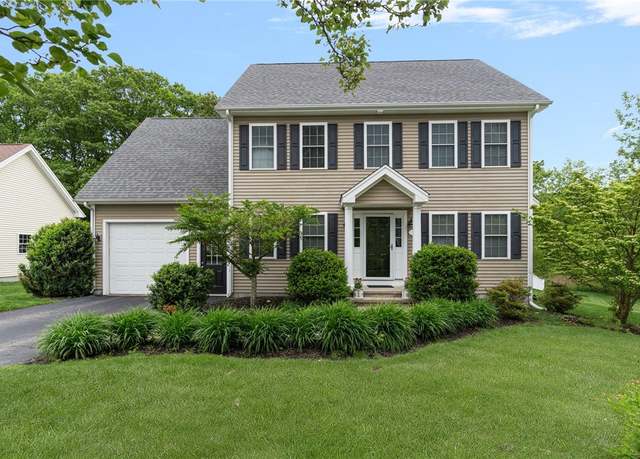 Property at 3 Berm Dr, Cumberland, RI 02864, 4 beds, 3.5 baths