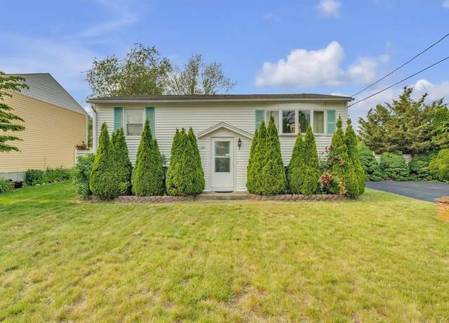 Property at 43 Brush Neck Ave, Warwick, RI 02889, 3 beds, 1 bath