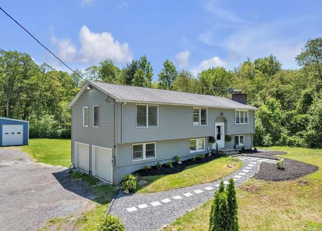 Property at 202 A Hartford Pike, Foster, RI 02825, 3 beds, 2 baths