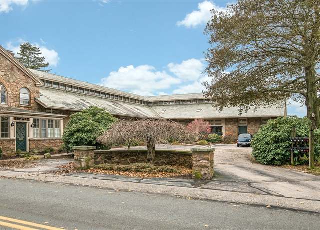 Property at 103 Coggeshall Ave, Newport, RI 02840, 2 beds, 2 baths