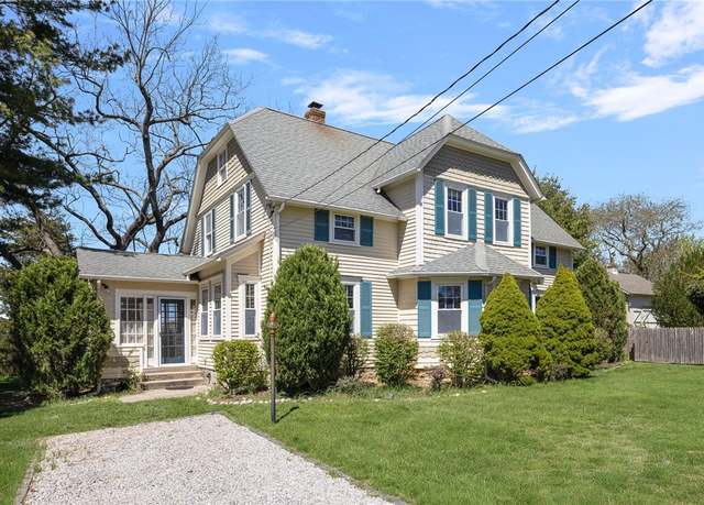 Property at 110 Narragansett Ave W, South Kingstown, RI 02879, 4 beds, 2.5 baths