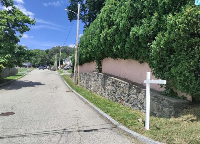 Property at 5 Case Ln, Providence, RI 02909