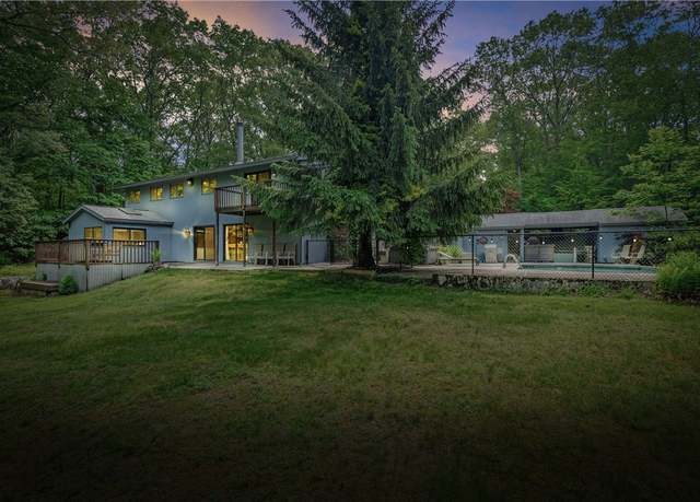 Property at 24 Lincoln Dr, North Smithfield, RI 02896, 3 beds, 2.5 baths