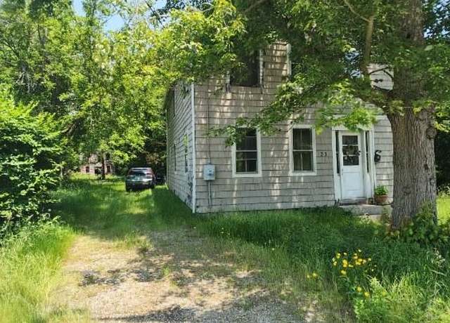 Property at 21 White Rock Rd, Westerly, RI 02891, 3 beds, 1 bath