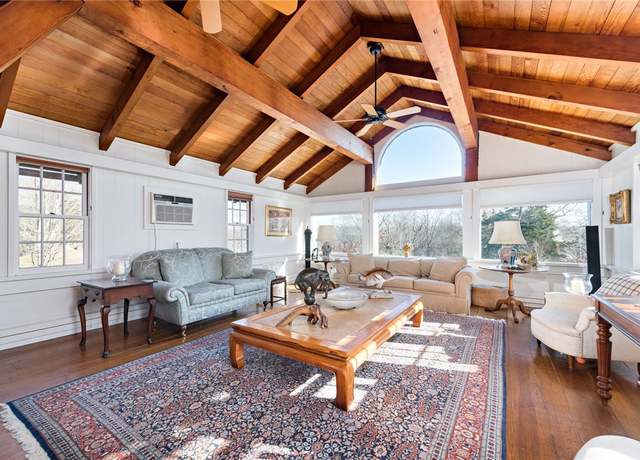 Property at 2424 Tower Hill Rd, North Kingstown, RI 02874, 6 beds, 3.5 baths