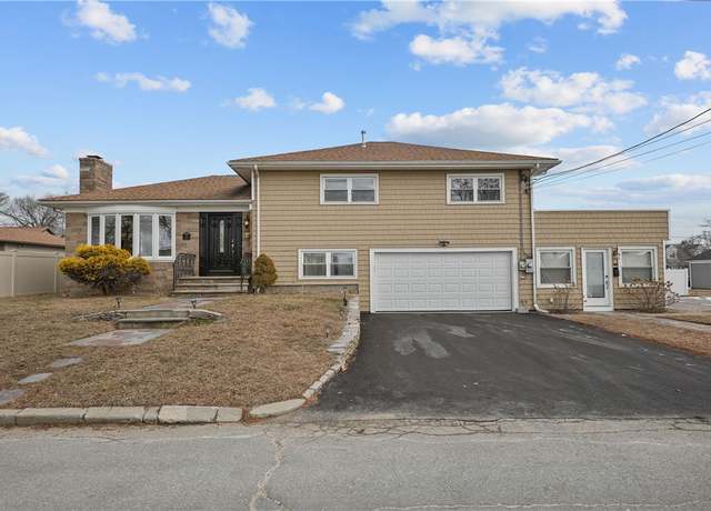 Property at 189 Kearney St, Cranston, RI 02920, 4 beds, 3.5 baths
