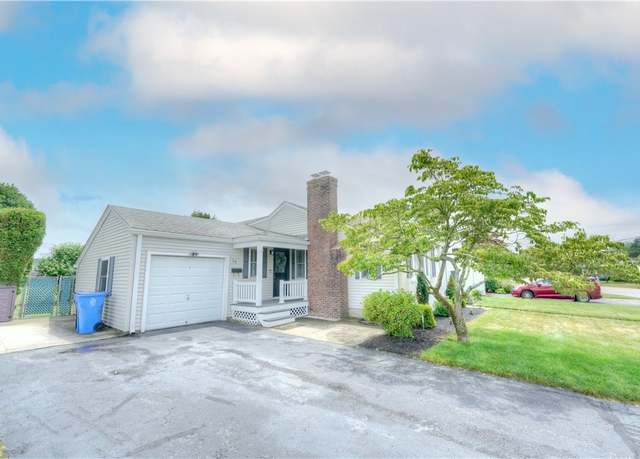 Property at 14 Willow Dr, Cranston, RI 02920, 2 beds, 2 baths