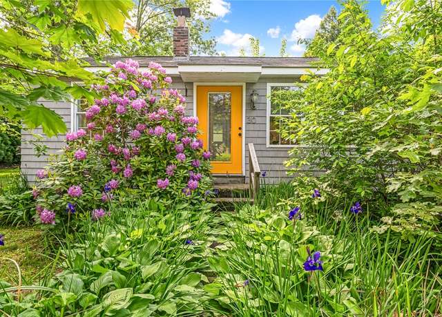 Property at 30 Wake Robin Trl, Narragansett, RI 02874, 2 beds, 1 bath
