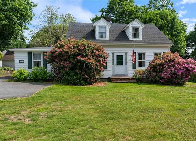 Property at 281 Green End Ave, Middletown, RI 02842, 3 beds, 2 baths