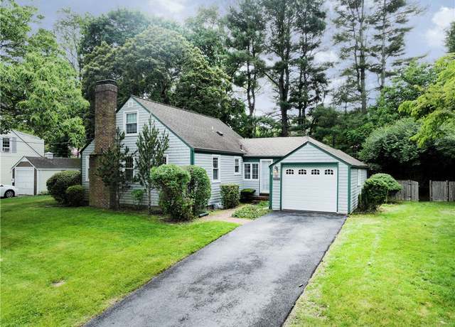 Property at 15 Franconia Dr, Cranston, RI 02920, 3 beds, 1.5 baths