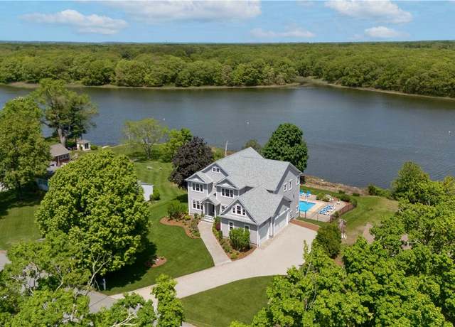 Property at 1040 Buttonwoods Ave, Warwick, RI 02886, 4 beds, 4.5 baths
