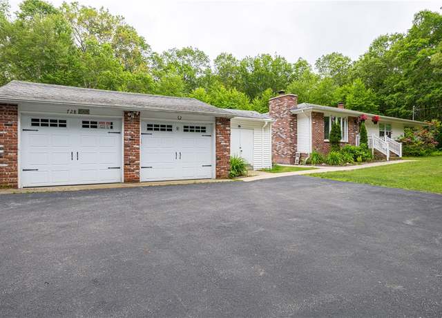 Property at 728 Chestnut Hill Rd, Glocester, RI 02814, 3 beds, 3 baths