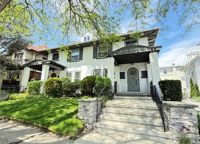 Property at 404 Lloyd Ave #408, Providence, RI 02906, 3 beds, 2.5 baths