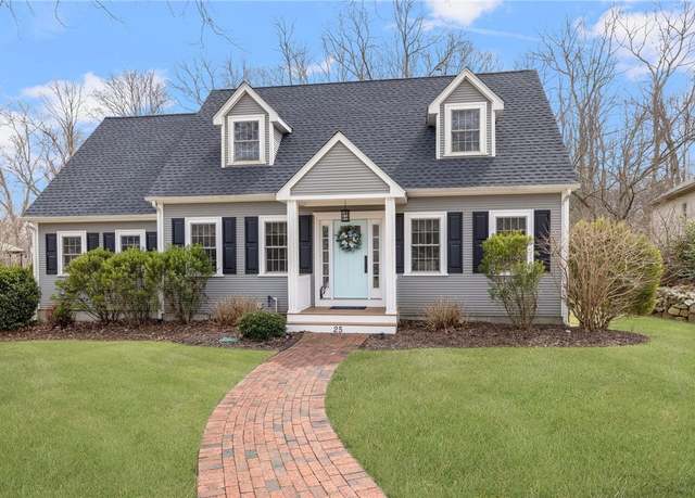 Property at 25 South Park Ln, South Kingstown, RI 02881, 3 beds, 2 baths