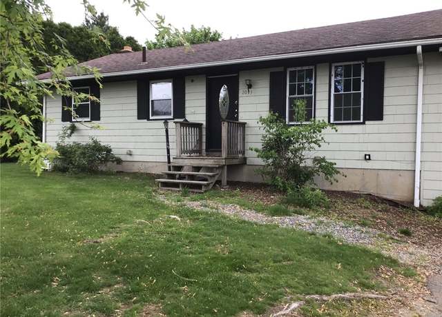 Property at 2073 Plainfield Pike, Johnston, RI 02919, 4 beds, 1 bath