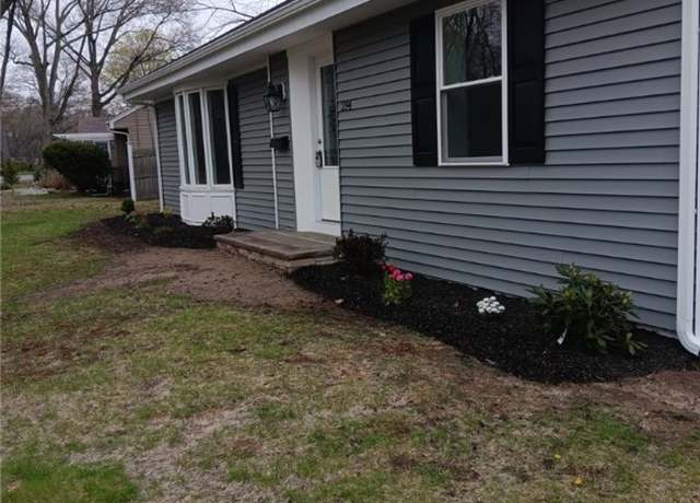 Property at 294 Miantonomo Dr, Warwick, RI 02888, 3 beds, 2 baths