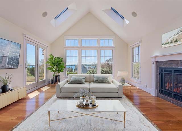 Property at 30 Bonnet View Dr, Jamestown, RI 02835, 4 beds, 3.5 baths