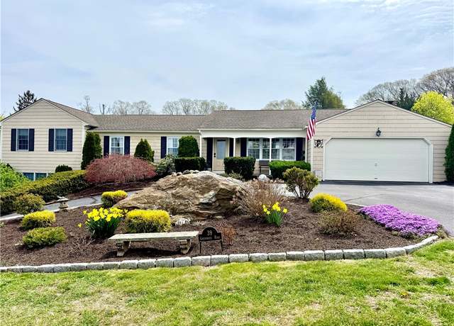 Property at 39 Greenbriar Rd, West Warwick, RI 02893, 4 beds, 4 baths