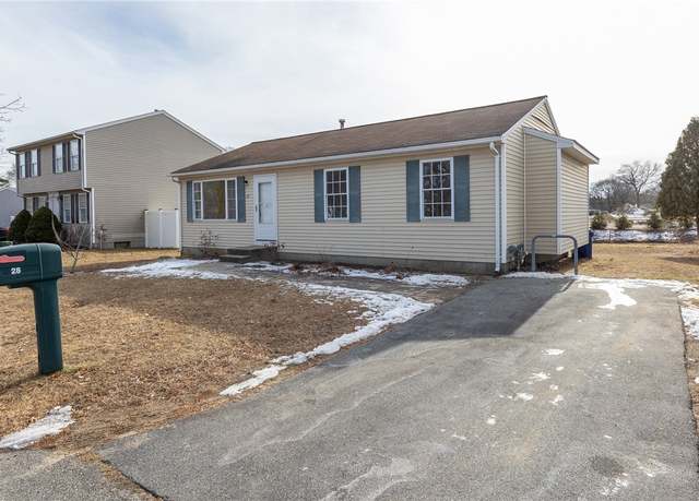 Property at 28 Cameron Ct, Warwick, RI 02886, 3 beds, 1 bath