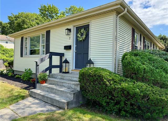 Property at 7 Wallis Ave, Barrington, RI 02806, 3 beds, 1 bath