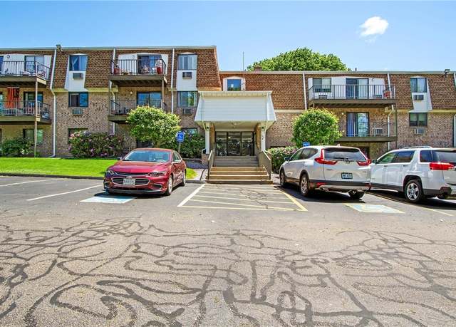 Property at 750 Quaker Ln Unit B204, Warwick, RI 02818, 2 beds, 1 bath