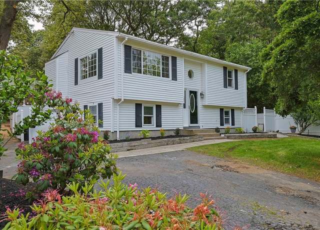 Property at 259 Buttonwoods Ave, Warwick, RI 02886, 2 beds, 1 bath