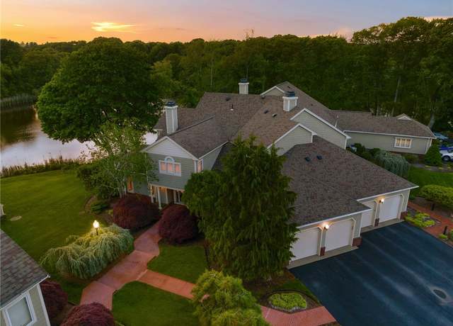 Property at 38 Eagle Dr, North Kingstown, RI 02852, 2 beds, 2.5 baths