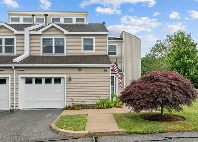 Property at 58 Lawton Brook Ln #58, Portsmouth, RI 02871, 2 beds, 2.5 baths