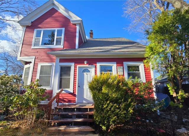 Property at 71 Wilson Ave, Warwick, RI 02889, 2 beds, 1.5 baths