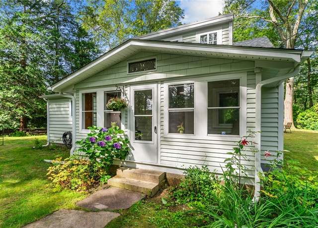 Property at 2002 Kingstown Rd, South Kingstown, RI 02879, 2 beds, 1 bath