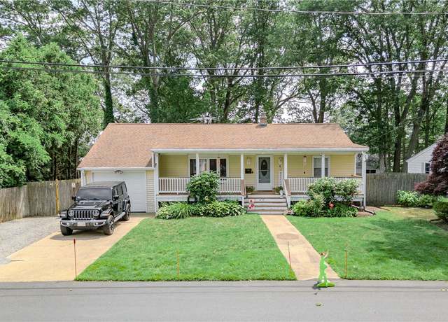 Property at 6 Jacksonia Dr, North Providence, RI 02911, 3 beds, 2 baths
