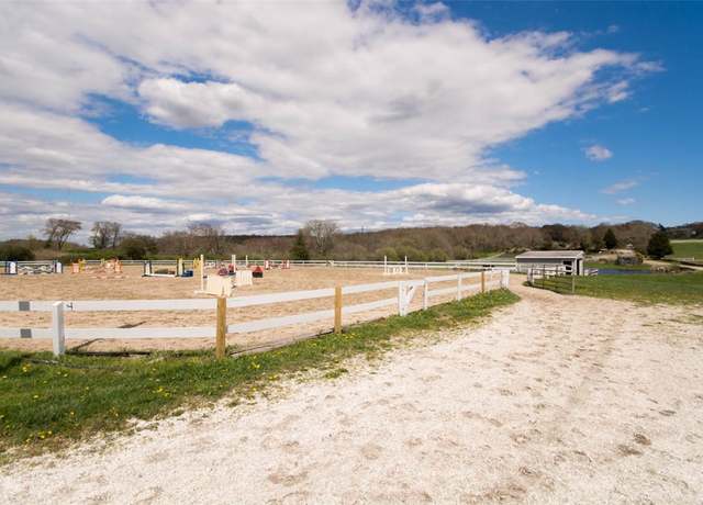 Property at 3622 Main Rd, Tiverton, RI 02878, 7 beds, 5 baths