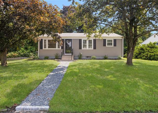 Property at 71 Waycross Dr, Warwick, RI 02888, 2 beds, 1 bath