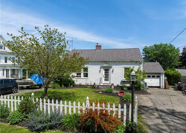 Property at 167 Water St, Portsmouth, RI 02871, 3 beds, 1 bath
