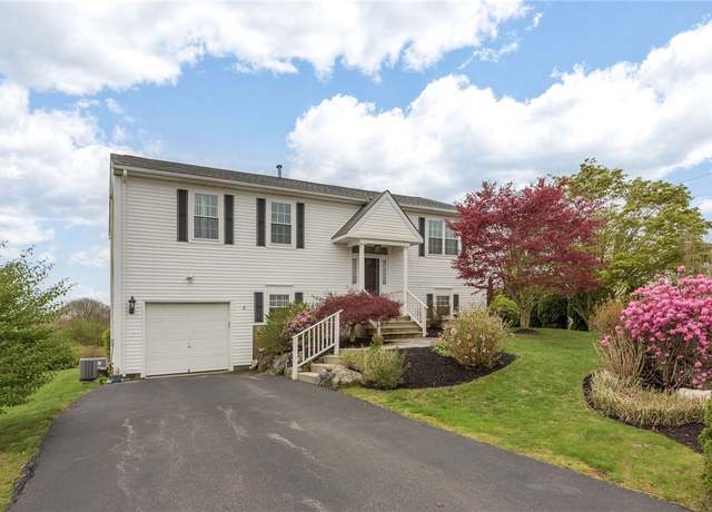 Property at 39 President Dr, Narragansett, RI 02882, 4 beds, 3 baths