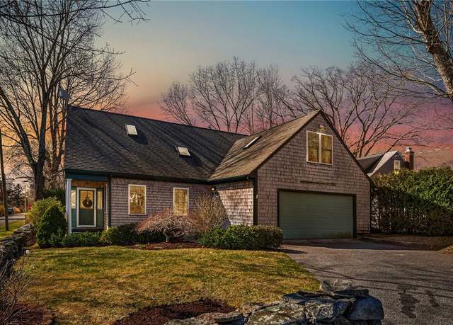 Property at 94 Chapin Ave, Warwick, RI 02889, 2 beds, 2 baths