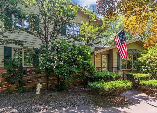 Property at 310 Twin River Rd, Lincoln, RI 02865, 4 beds, 2.5 baths
