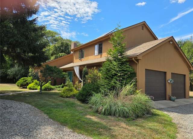 Property at 40 Gosnold Rd, North Kingstown, RI 02852, 4 beds, 2.5 baths