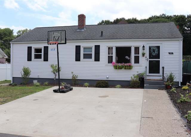 Property at 10 Park Way, Lincoln, RI 02838, 3 beds, 1 bath