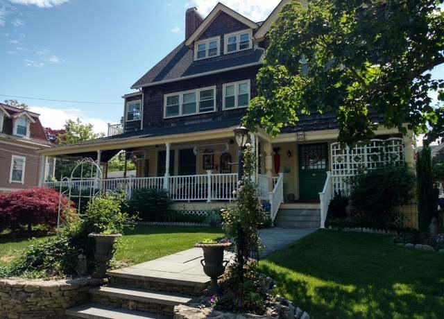 Property at 55 Hunter Ave, Newport, RI 02840, 6 beds, 6 baths