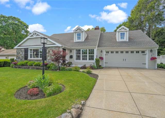 Property at 25 King Philip Rd, Pawtucket, RI 02861, 3 beds, 3 baths